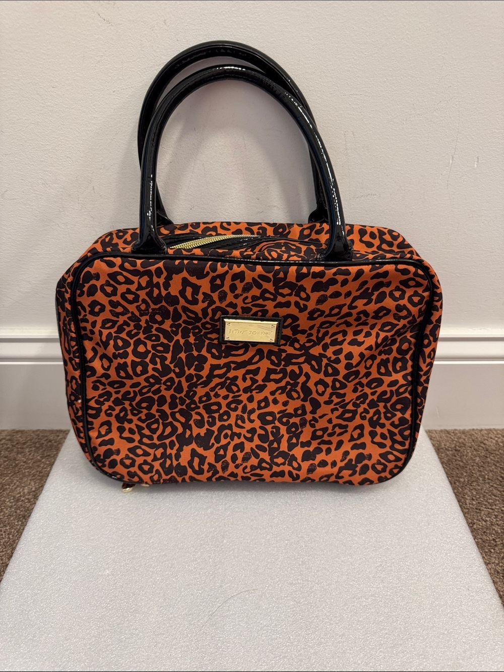Betsey Johnson leopard animal print cosmetic makeup travel bag